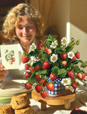 Strawberry Blossom (8 Pop-up Greeting Cards)