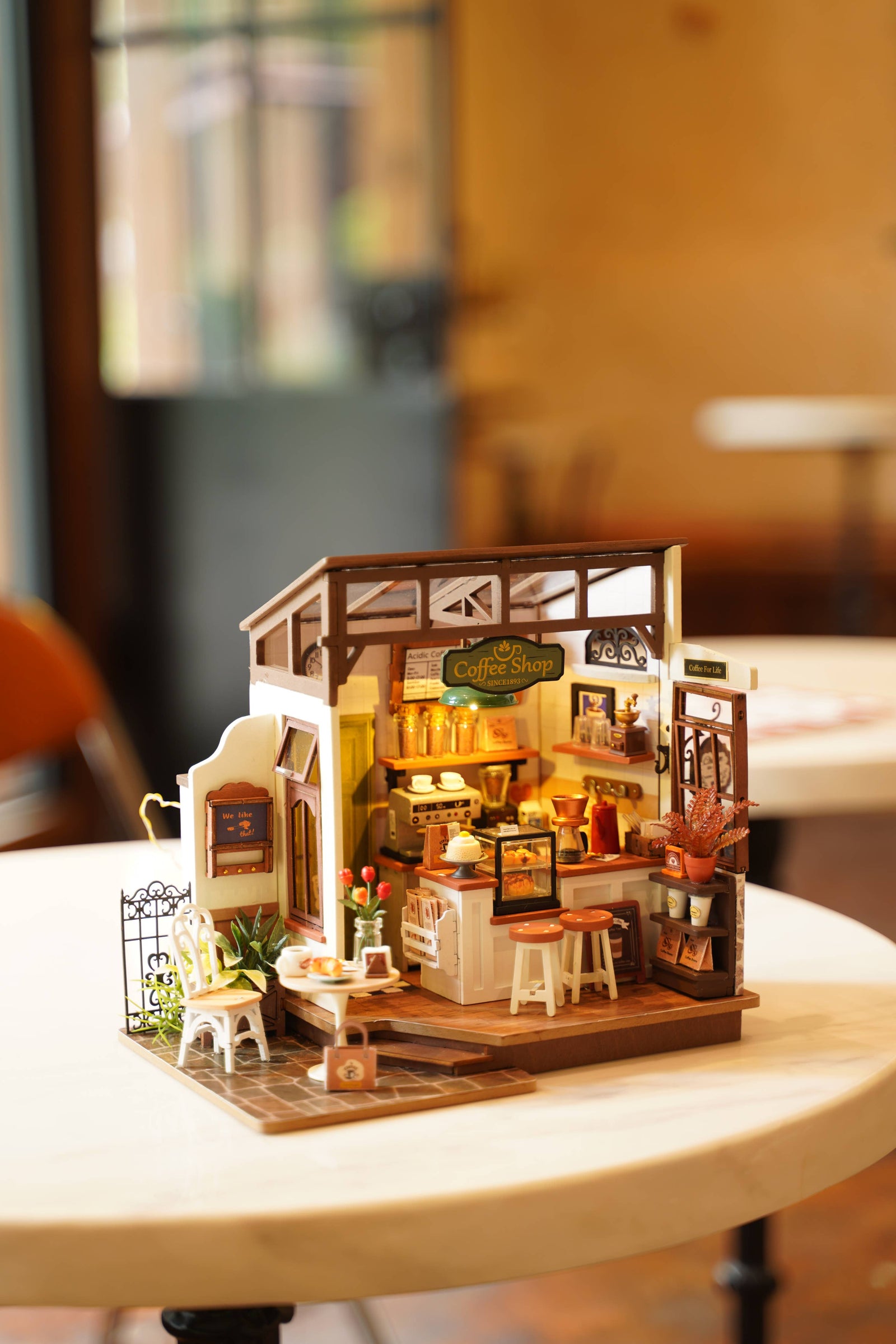 DG162 No.17 Café Rolife DIY Miniature House Craft Dollhouse