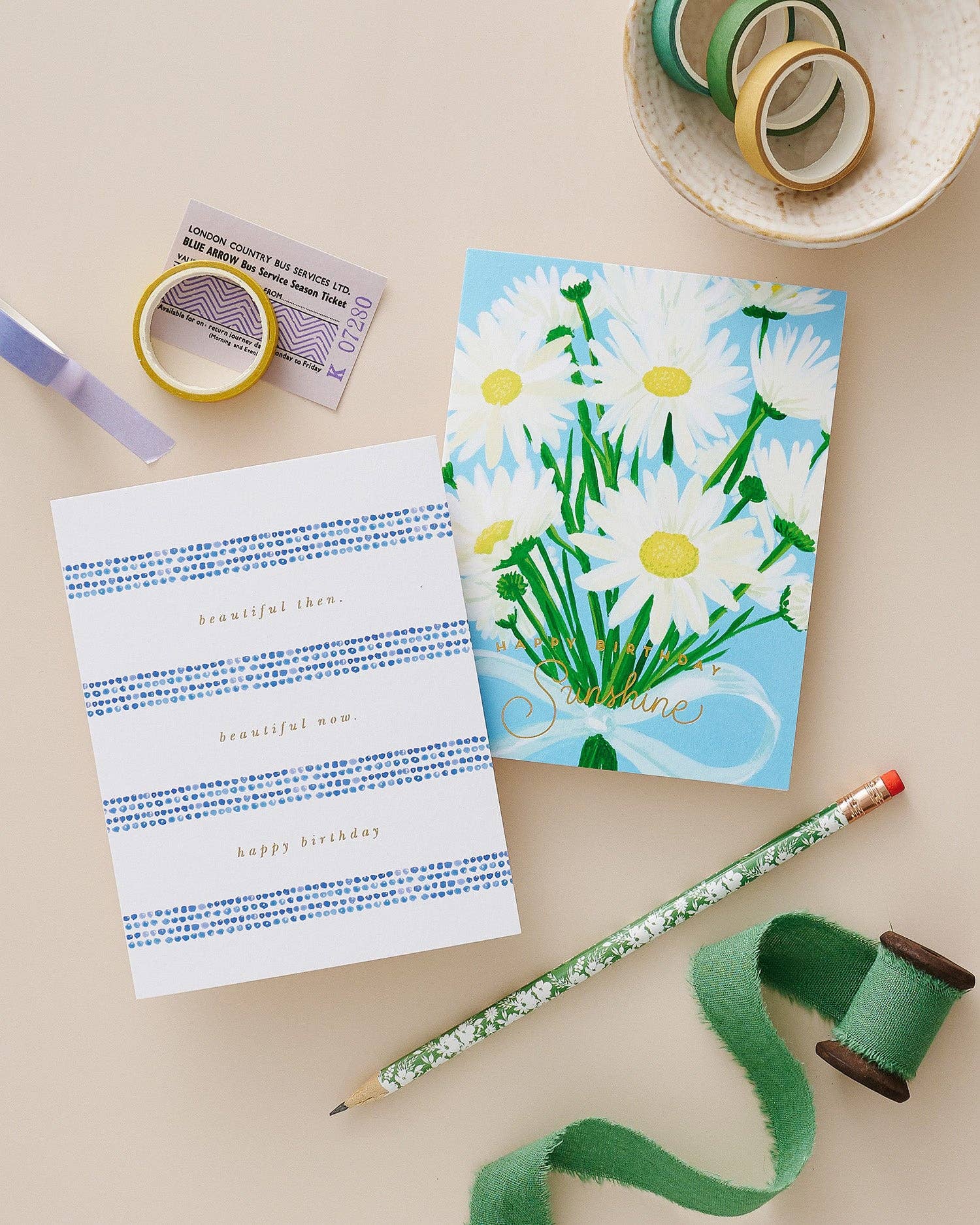 Happy Birthday Sunshine Daisy Bouquest Birthday Card: Single