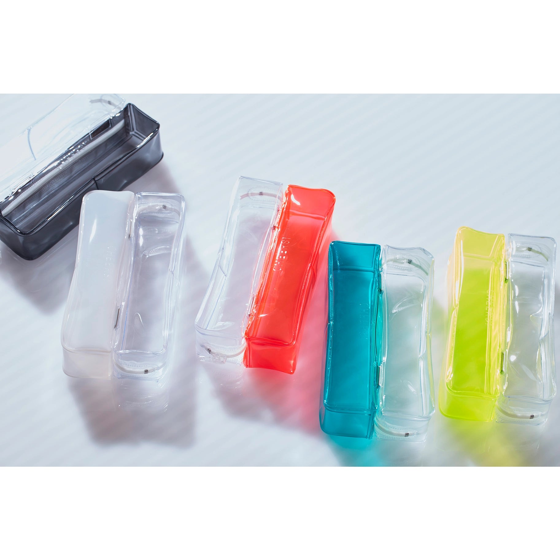 Cheers Lightweight Transparent Twin Standing Pen Case