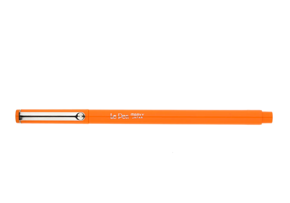 Marvy Le Pen in Orange
